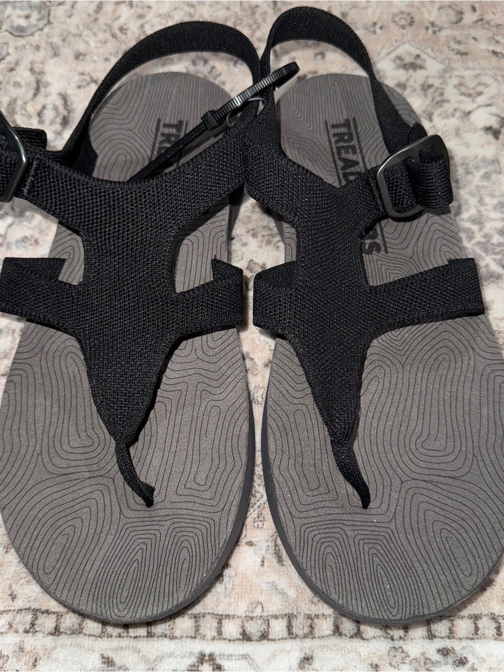 NWOB Tread Labs Albion Sandals Mens Size 10 Shoes Sport Thong Back Strap Black